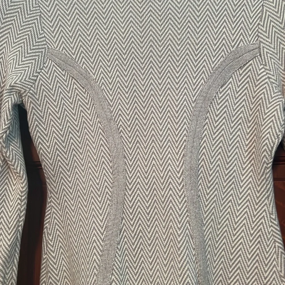 Knit jacket. - Picture 4 of 6